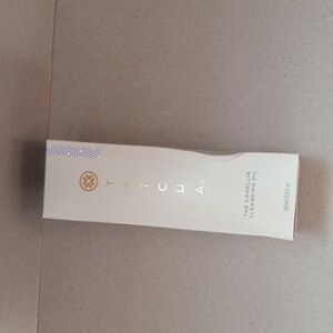 Tatcha The Camellia Cleansing Oik